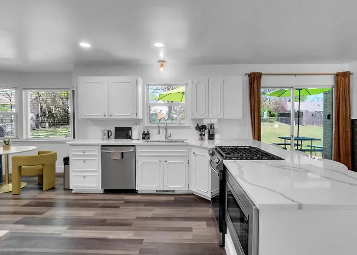 10min To Expo - Family-friendly With Office & Playroom
